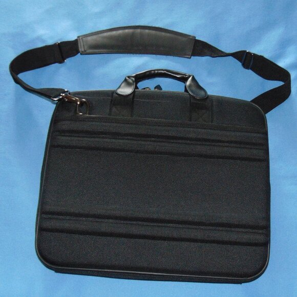 ZERO HALLIBURTON PADDED CASE WITH SHOULDER STRAP - Picture 4 of 7